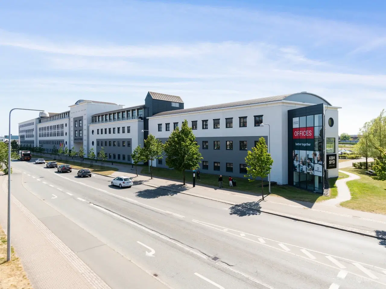 Billede 21 - Højloftet og lyst kontormiljø på Amager Strand