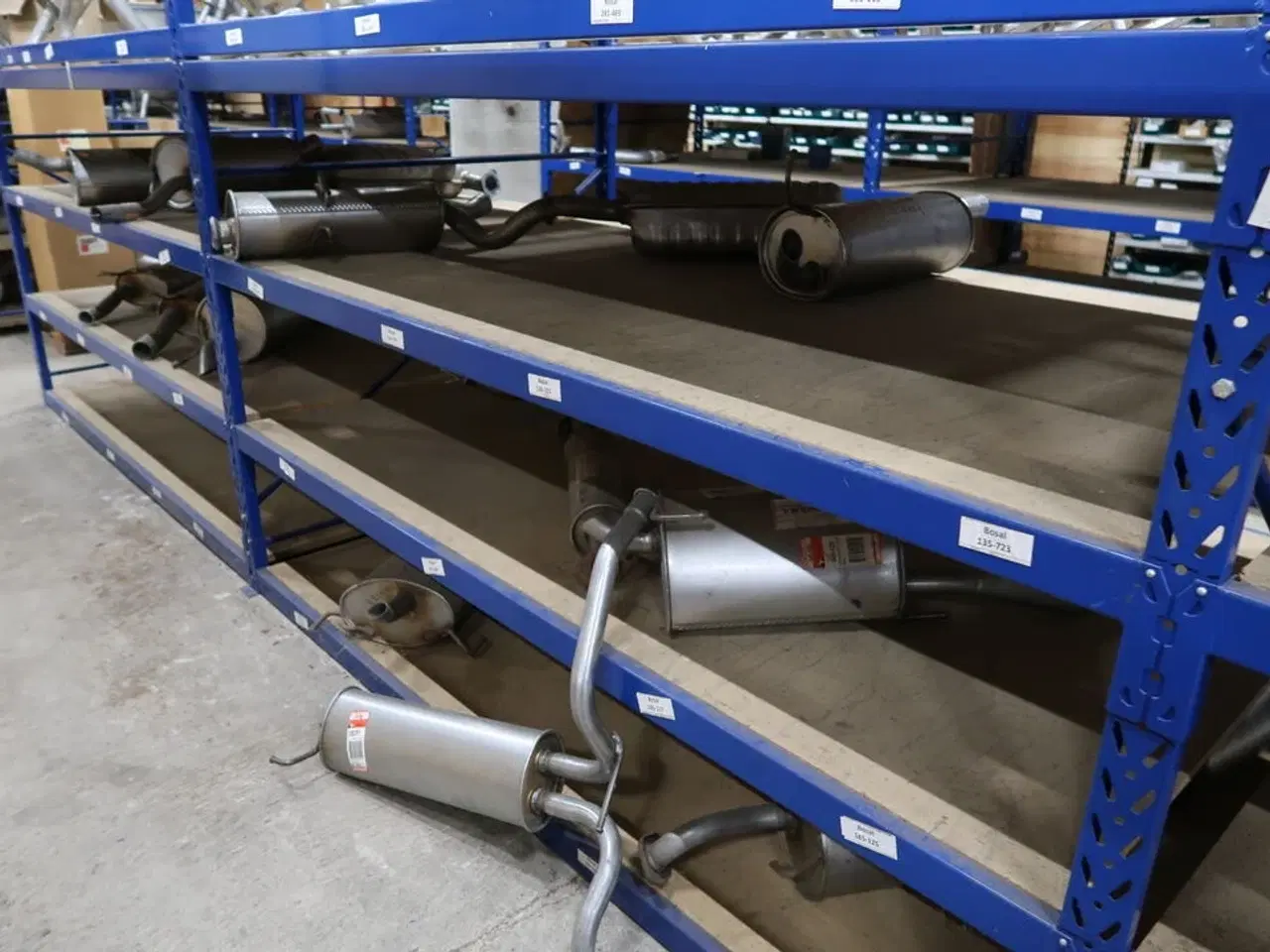 Billede 5 - Indhold i lagerreol