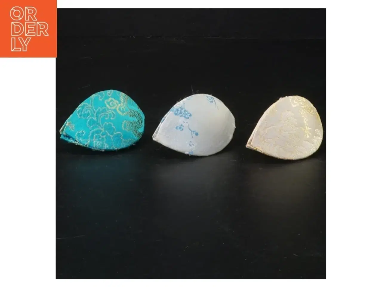 Billede 1 - Tre smykke punge (str. 7 cm)