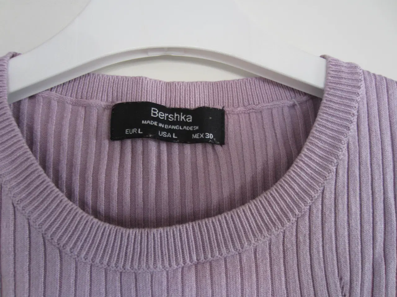 Billede 3 - Fin lys lilla bluse fra Bershka i str. L