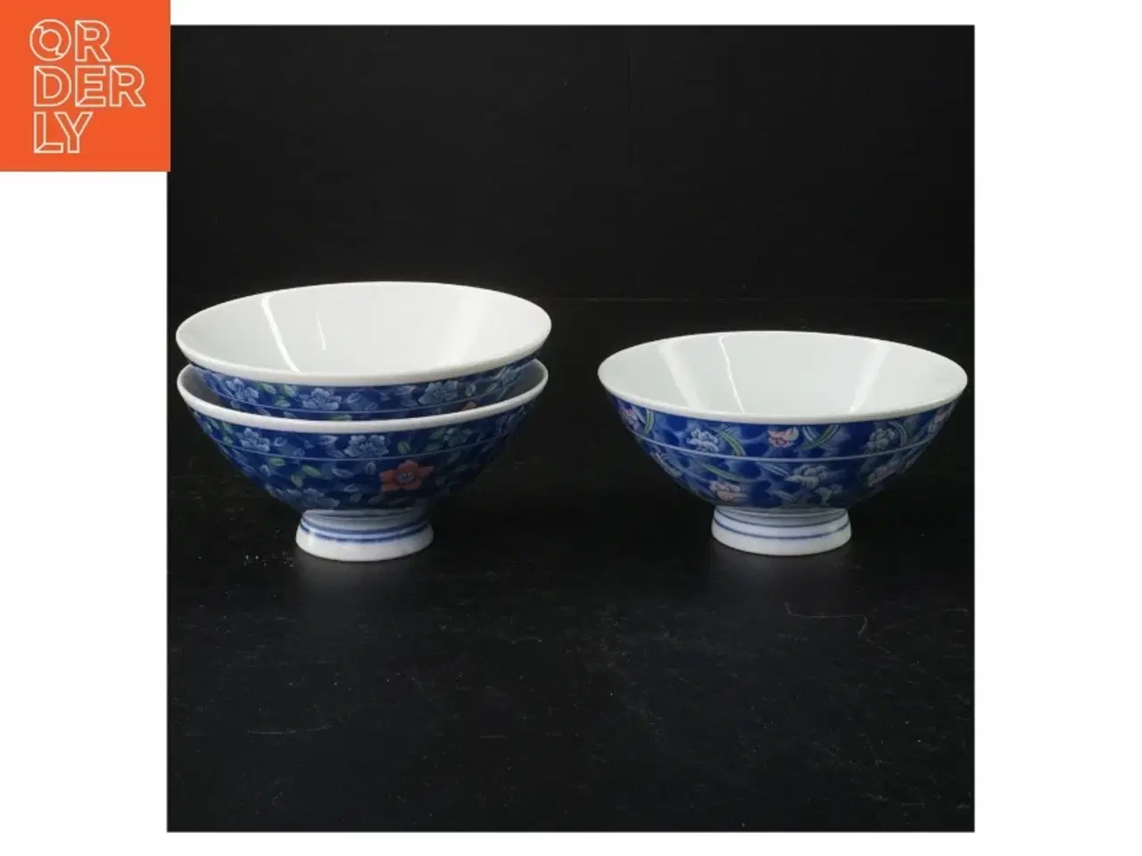 Billede 1 - Porcelænsskåle med blomstermønster (str. Ø 12 cm)