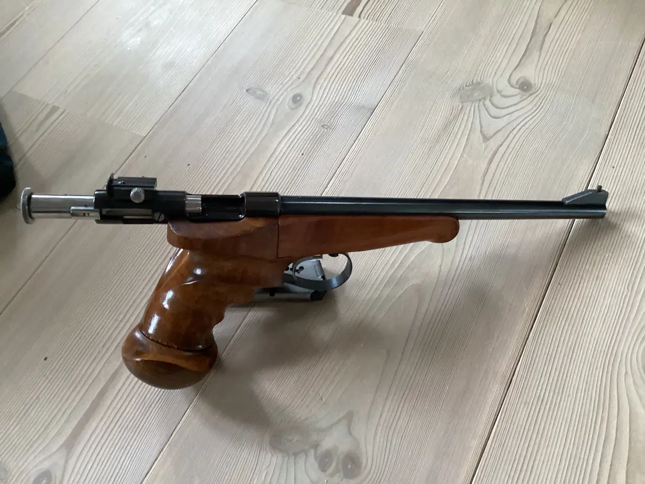 Billede 1 - Schultz og Larsen fripistol kal.22 lr.