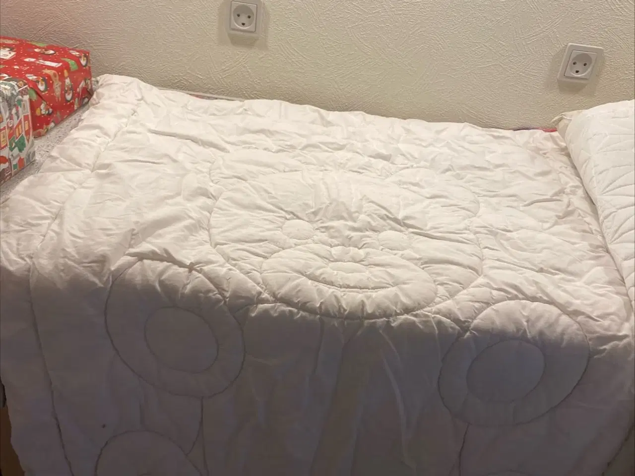 Billede 1 - Dyne med bamse motiv ny hvid tæppe