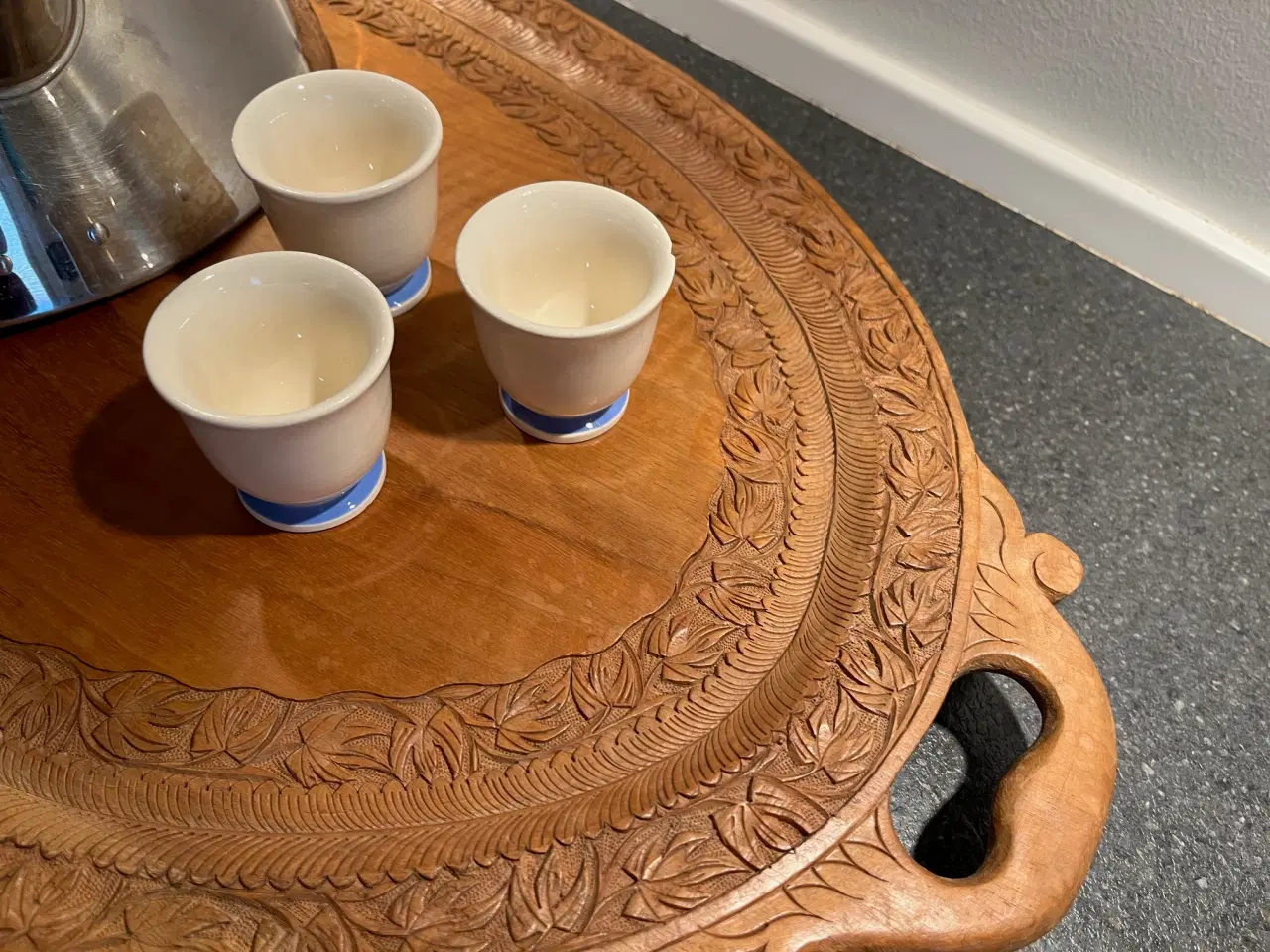 Billede 6 - Antik træbakke ovalt med udskåret kant No. 142