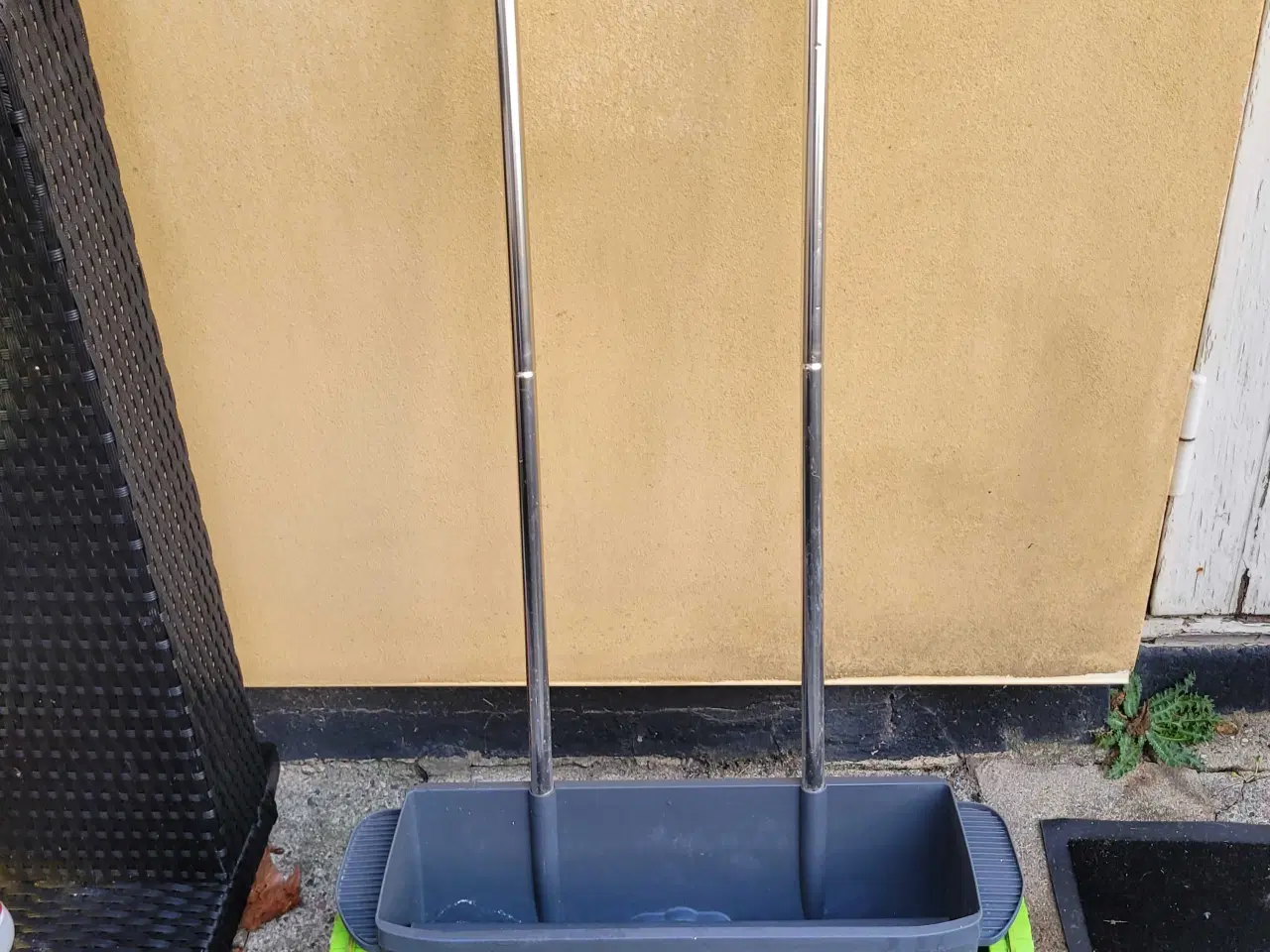 Billede 1 - saltsprede 100kr sneskovl ogsnesk aluminiumstige 2