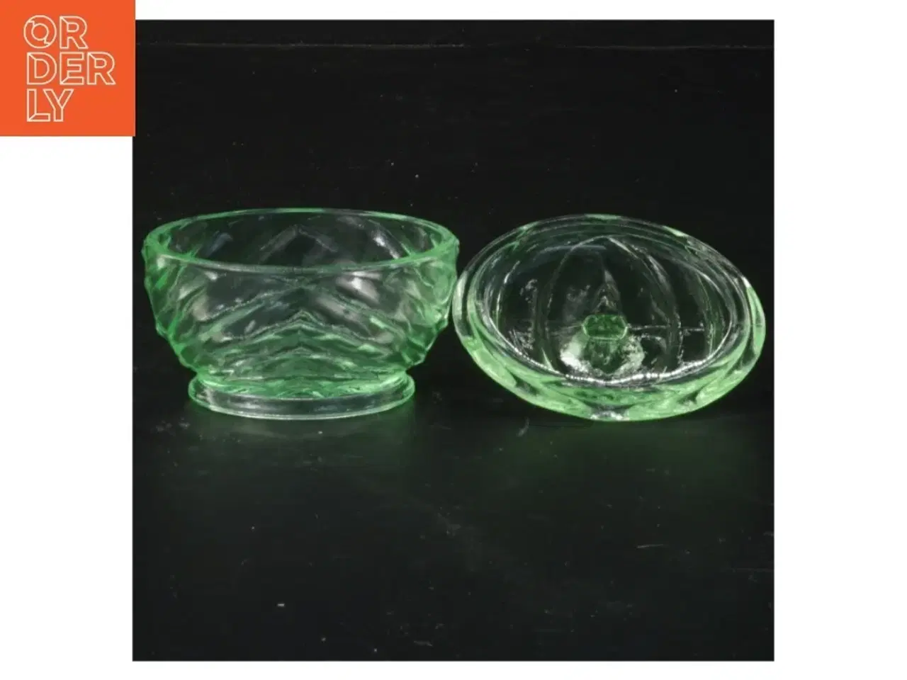 Billede 2 - Oval Glas krukke med låg (str. 7x7 cm)