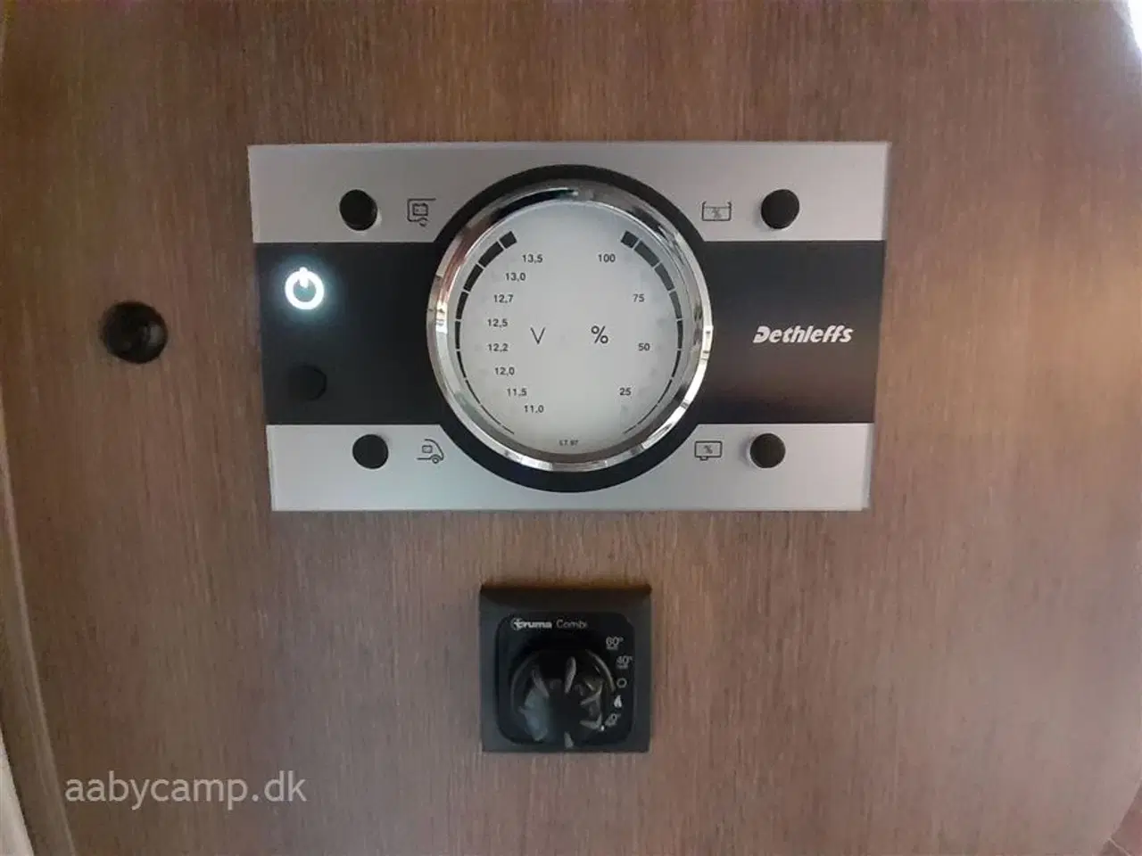Billede 20 - 2016 - Dethleffs Trend T 7057 EB   Autocamper med anhængertræk. batteri. markise. clesana toilet. thetford ovn.cykelstativ.