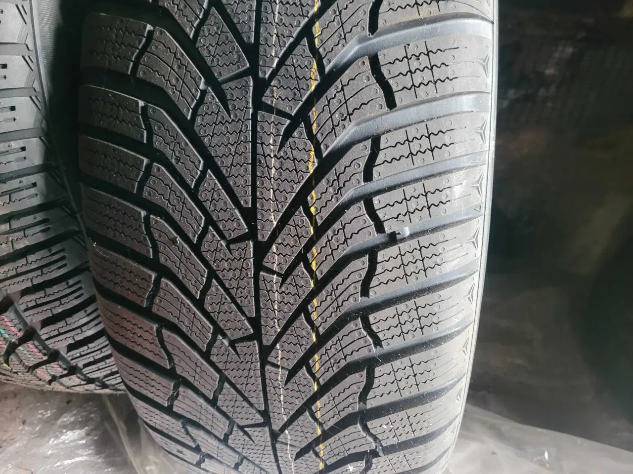 Billede 2 - 225/ 50 R 17