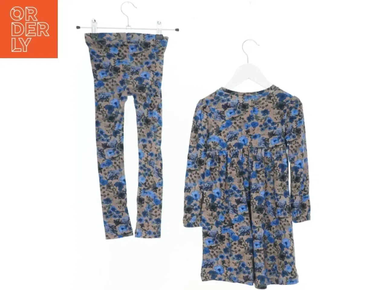 Billede 2 - Blomstret kjole og leggings sæt fra Name It (str. 110)
