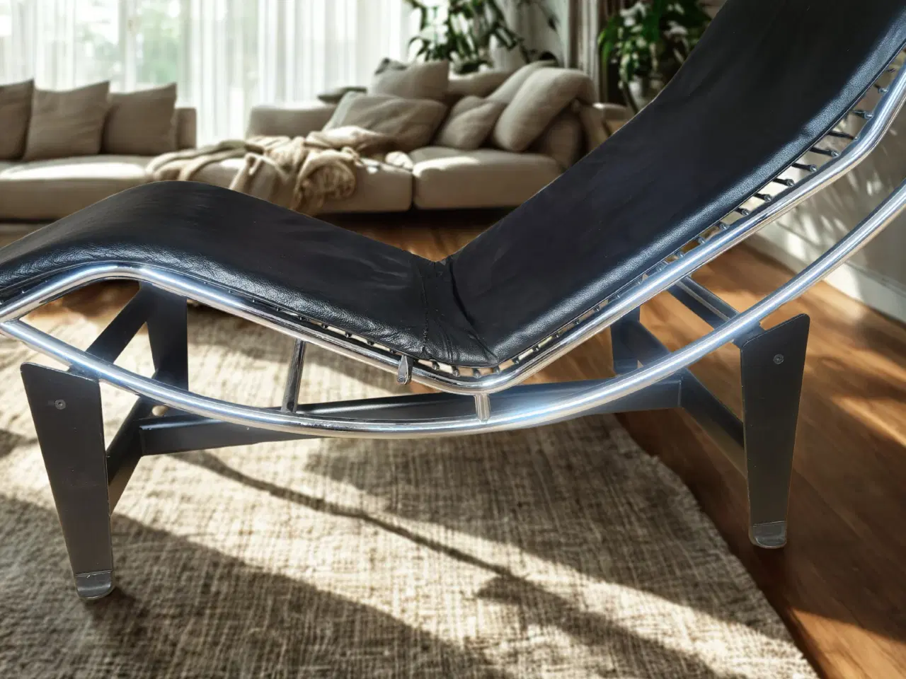 Billede 3 - Chaise Longue – Sort Læder & Stålramme