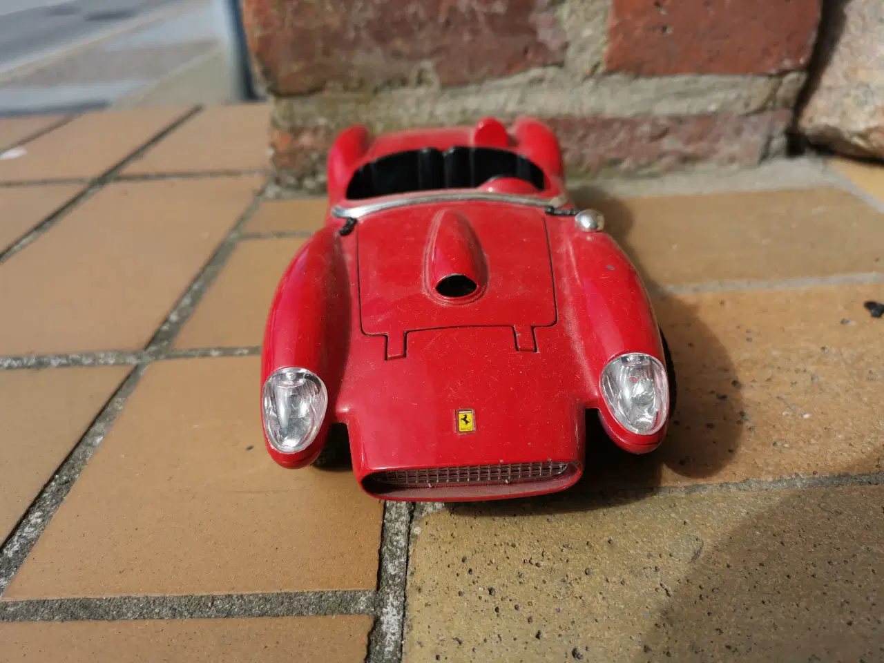 Billede 3 - Ferrari 250 Testa Rossa 1957 1:18 fra Burago