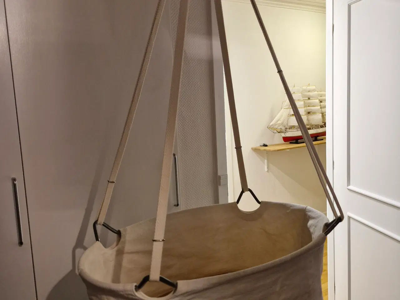 Billede 6 - LEANDER HÆNGEVUGGE.   MEGET VELHOLDT, se fotos