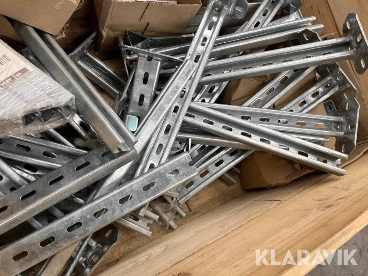 Billede 8 - Blandet lot - beslag, slanger, bolte og øvrigt