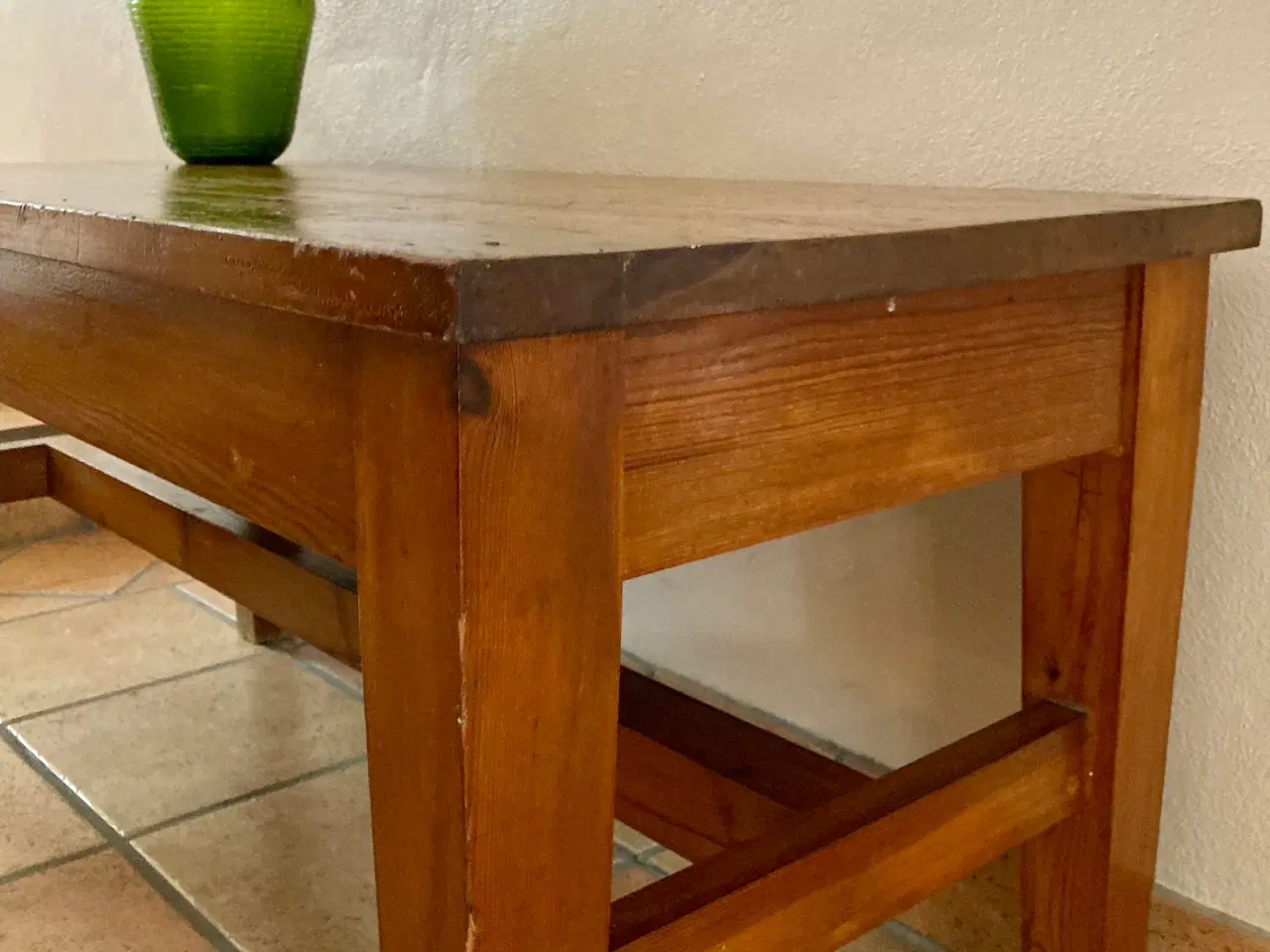 Billede 2 - Dansk 60’er sofabord i fyrretræ m/patina.