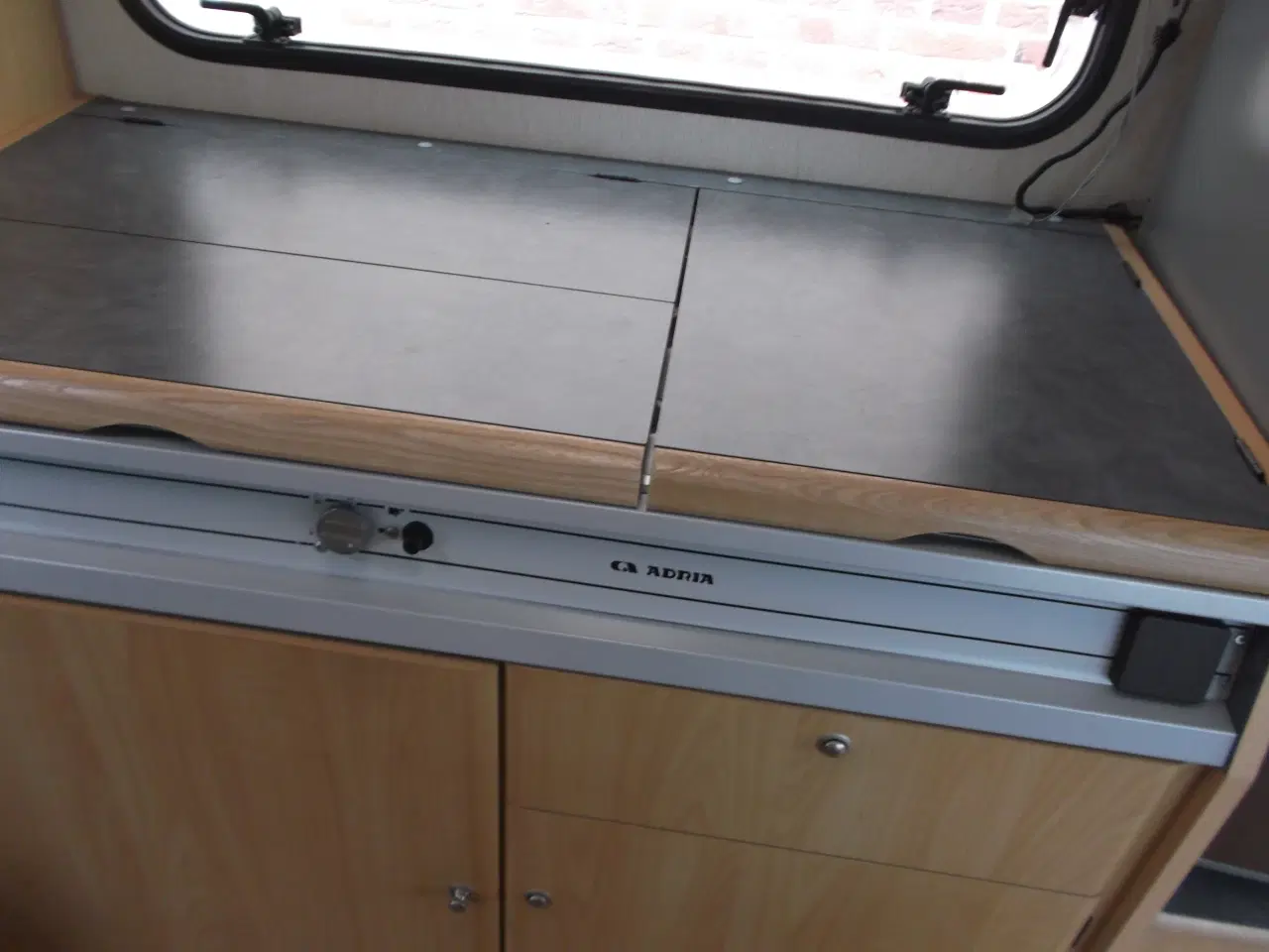 Billede 12 - Adria 502 LS med enkelsenge