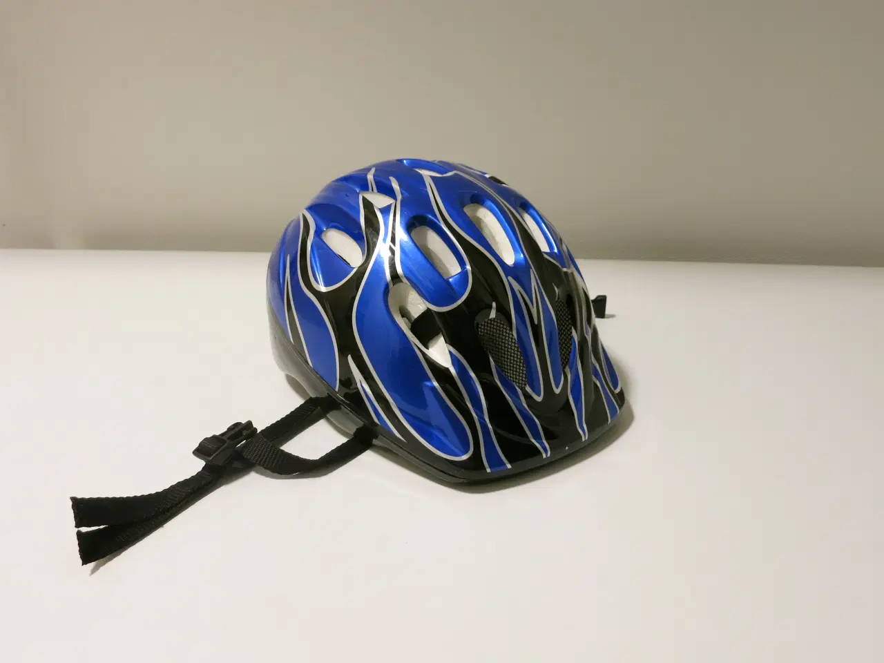 Billede 1 - Børnecykelhjelm str. til 52 cm