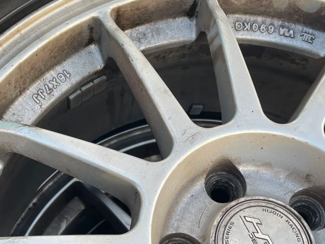 Billede 4 - 4 fælge og 2 dæk