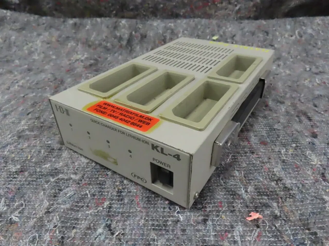 Billede 1 - Oplader I.D.K KL-4 (MOMSFRI)