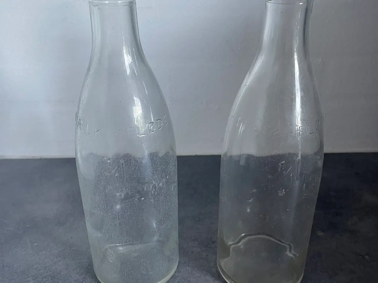 Billede 1 - 2 gamle mælke/fløde flasker 1 liter