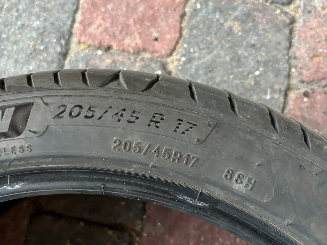 Billede 9 - Sommerdæk til salg. 205/45/17 Kørt 3000 km.  