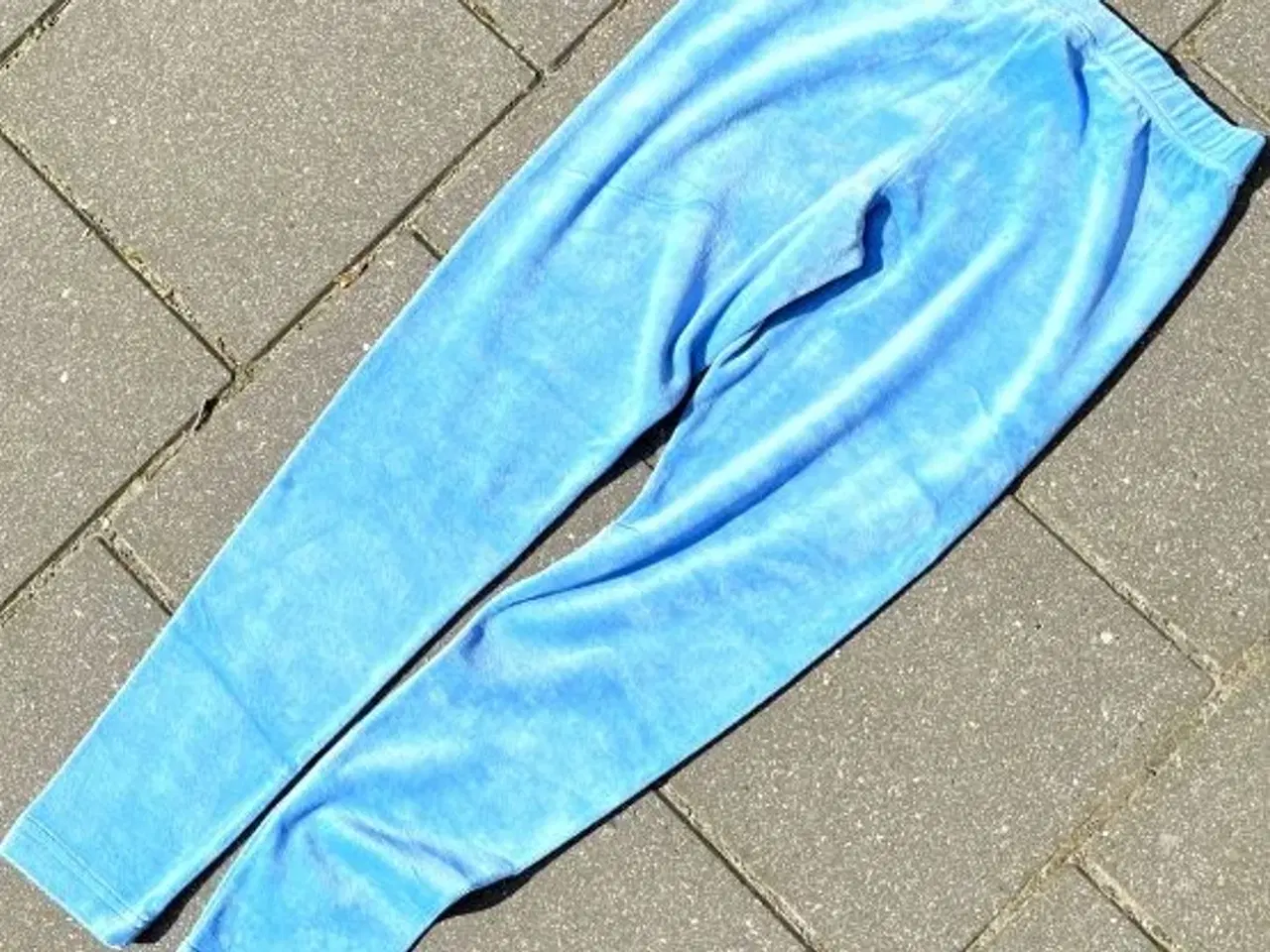 Billede 2 - Fine leggins i blå velour