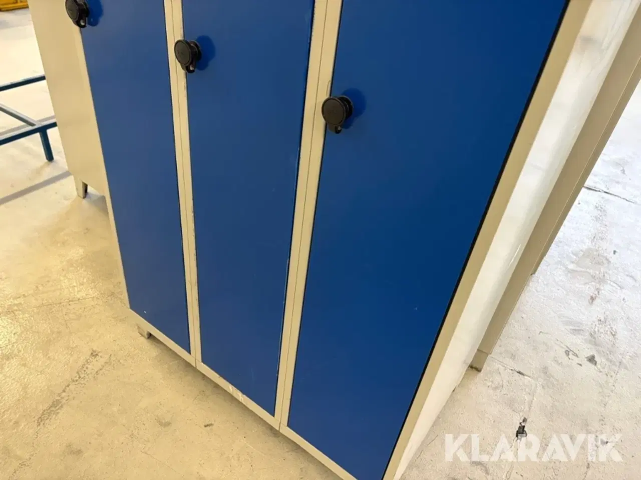 Billede 9 - Garderobeskabe Blika - 13 sektioner i alt = 37 skabe i alt