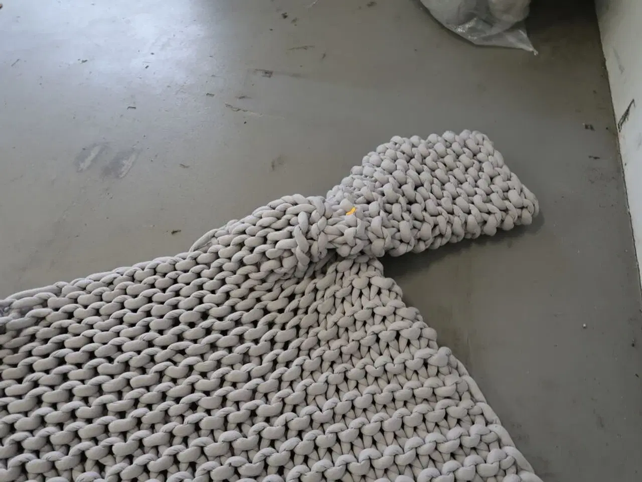 Billede 6 - Stumtjener samt vægtæppe