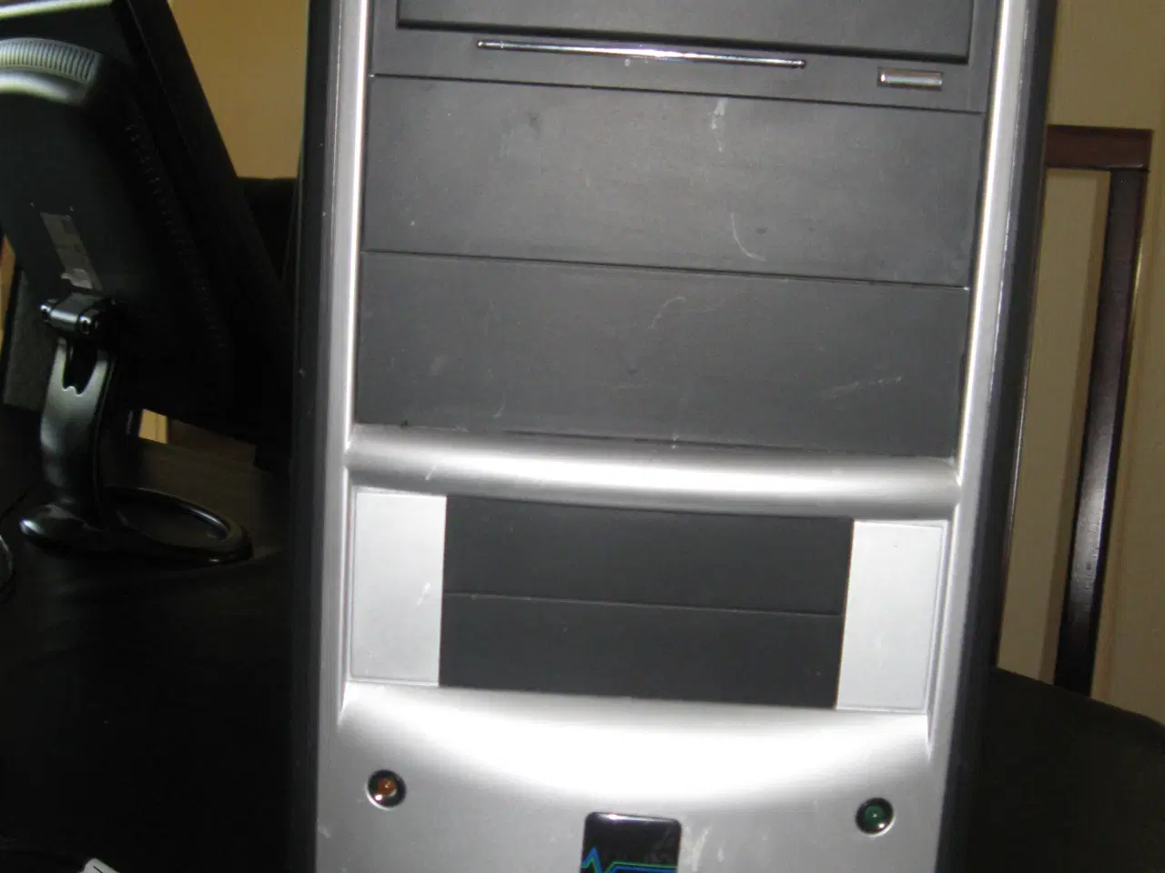 Billede 1 - Computer 	