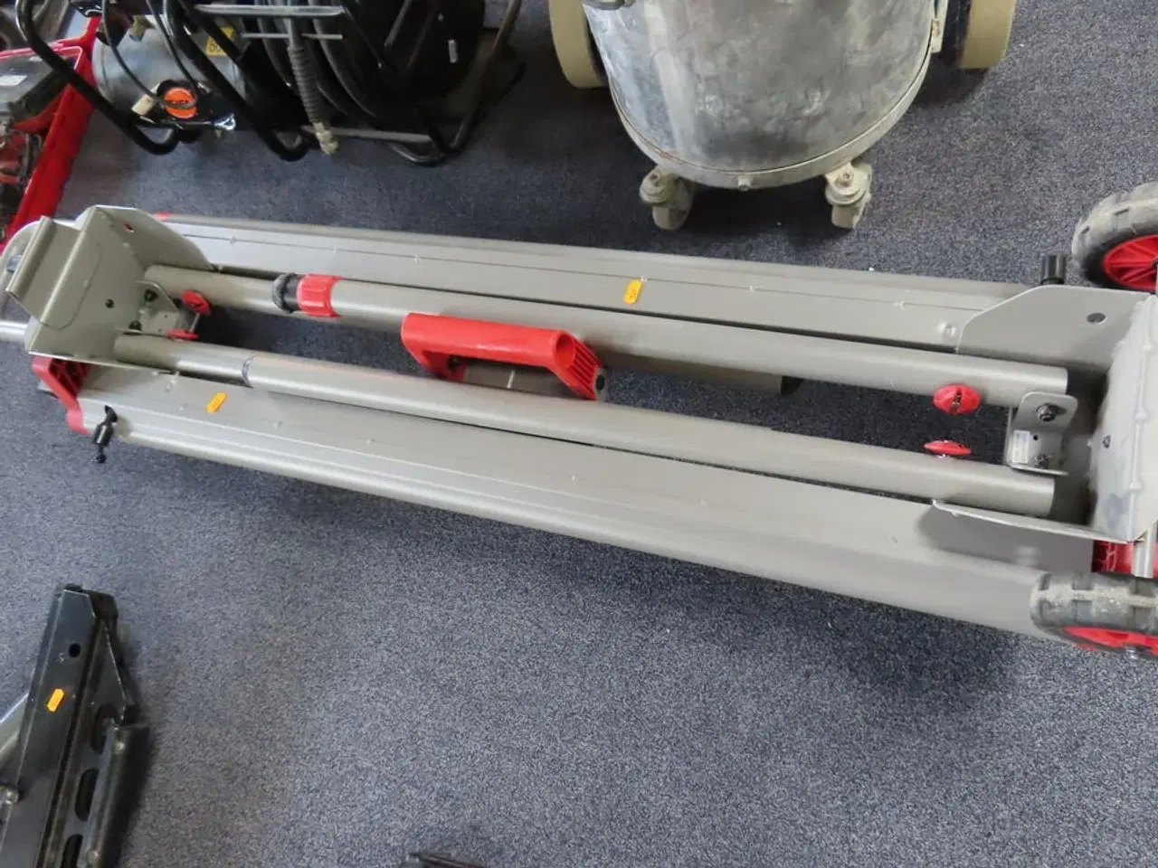 Billede 2 - Arbejdsbord MILWAUKEE