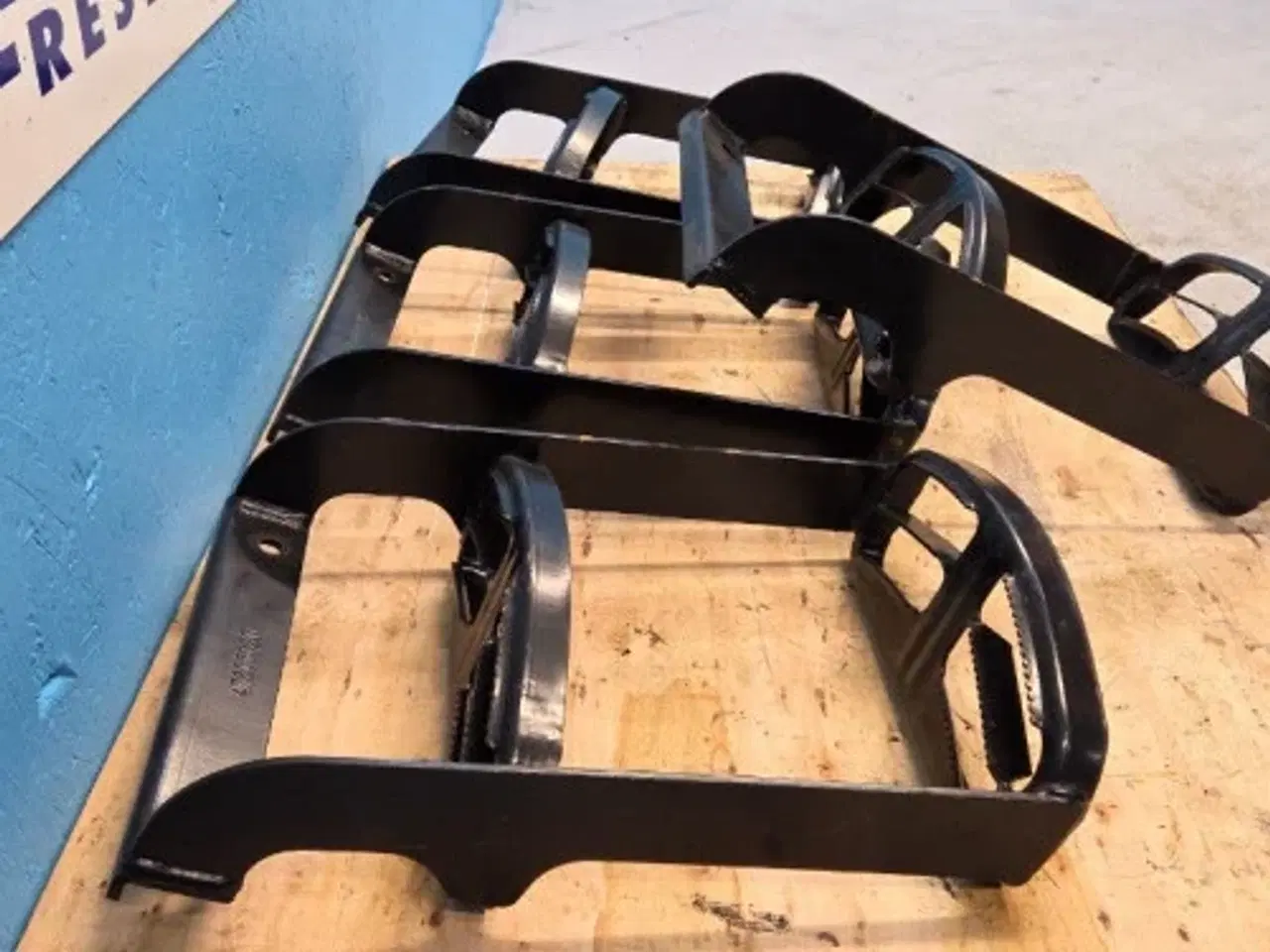 Billede 4 - New Holland T4.75 Stige 47600020  4Stk