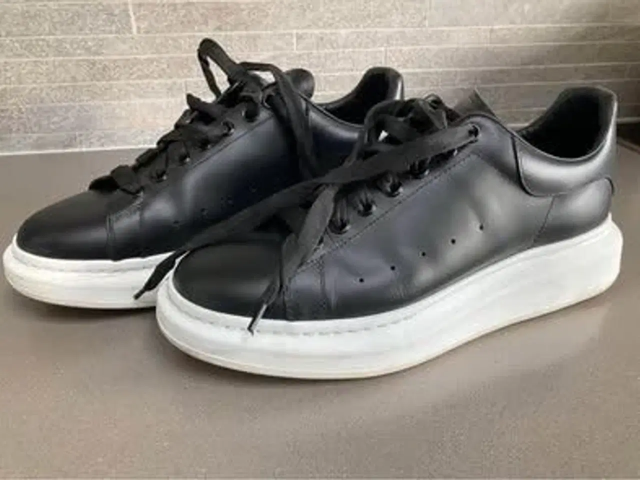 Billede 2 - Pæne og brugt få gange