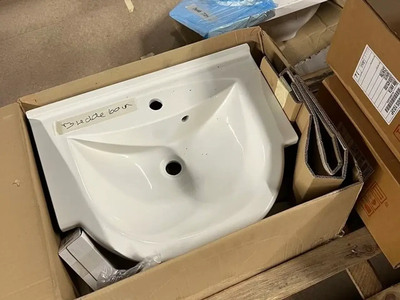 Billede 2 - 5 stk. Badeværelsesvaske