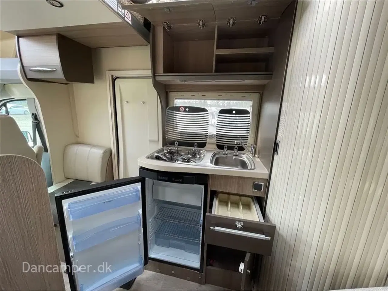 Billede 13 - 2016 - Chausson Flash 515   Anvisningsbil! Ultra kort og handy, 155 HK, 2,3 L motor, Truma monocontrol, Elcykelstativ
