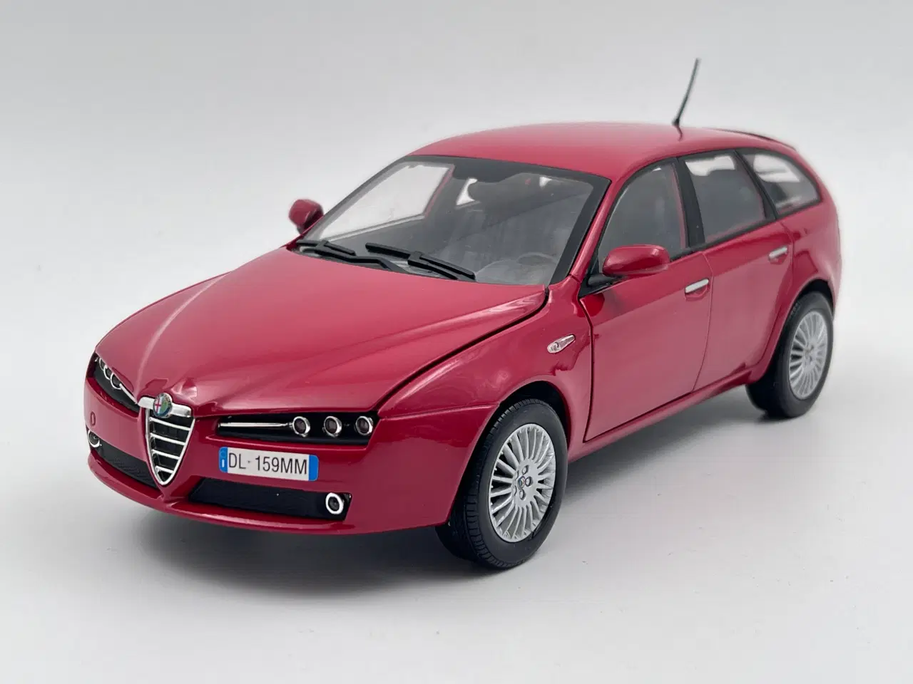 Billede 2 - 2004 Alfa Romeo 159 Sportwagon 1:18 