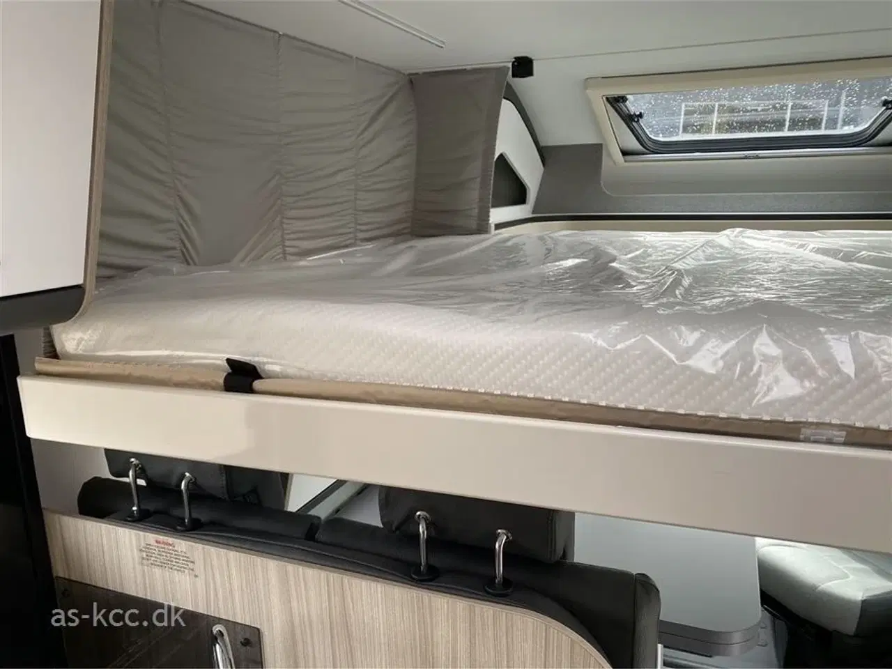 Billede 23 - 2024 - Sun Living S 75 SC   Sun Living S 75 SC automat gear og fritstående dobbelt seng.