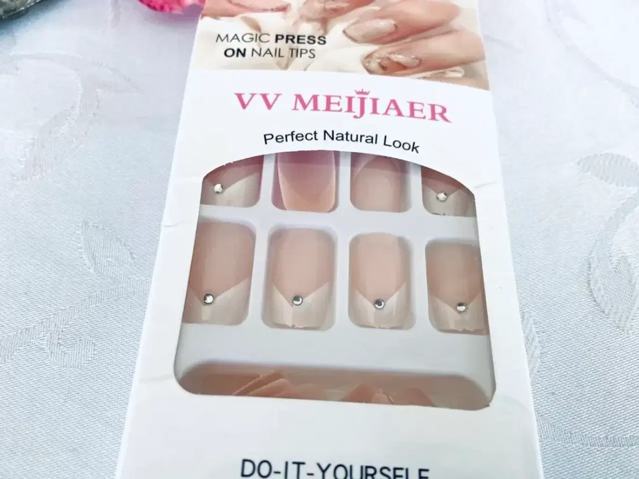 Billede 3 - NY pakke med kunstig negle 