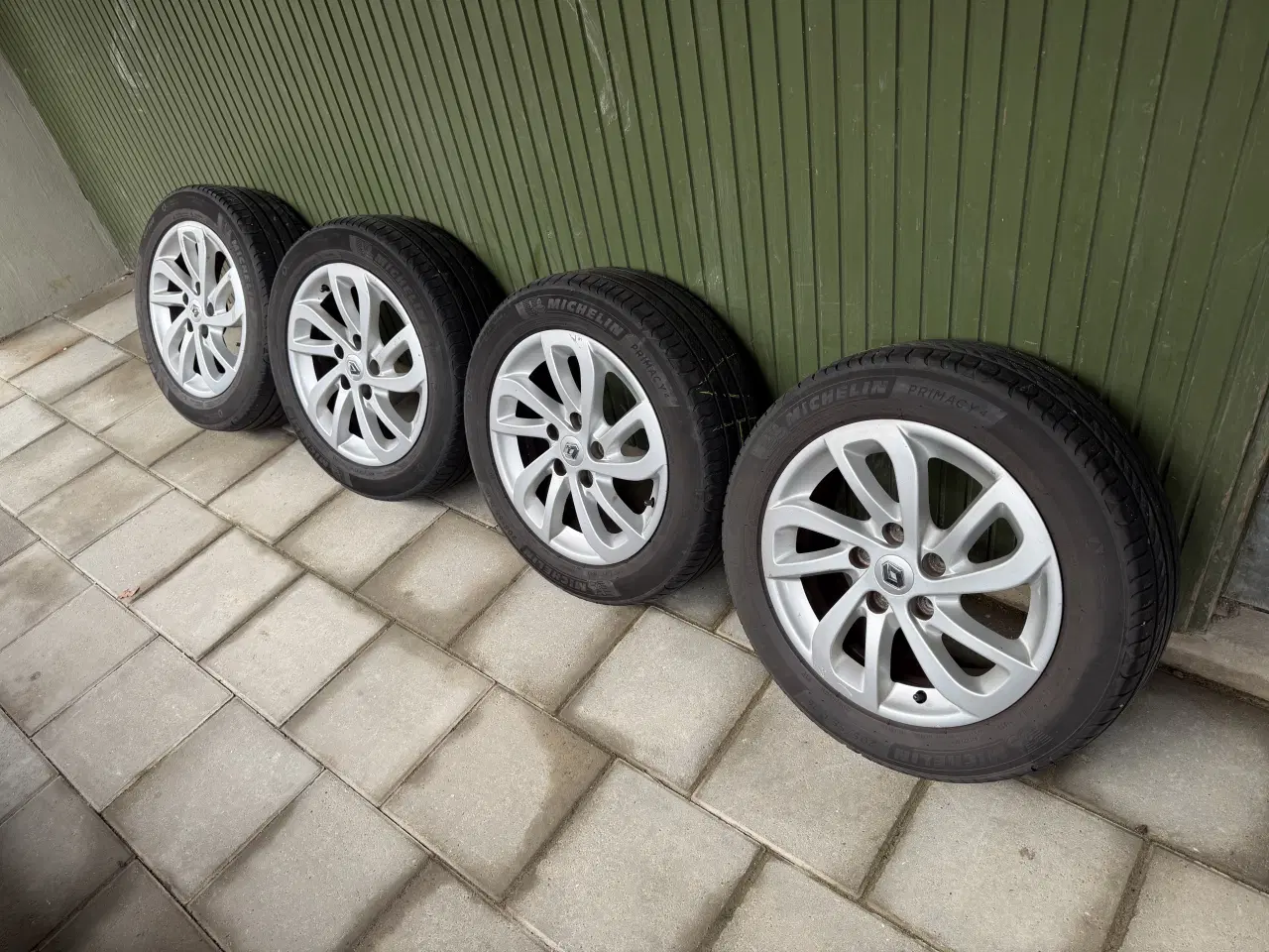 Billede 3 - 16 Originale Renault Aluhjul med sommerdæk