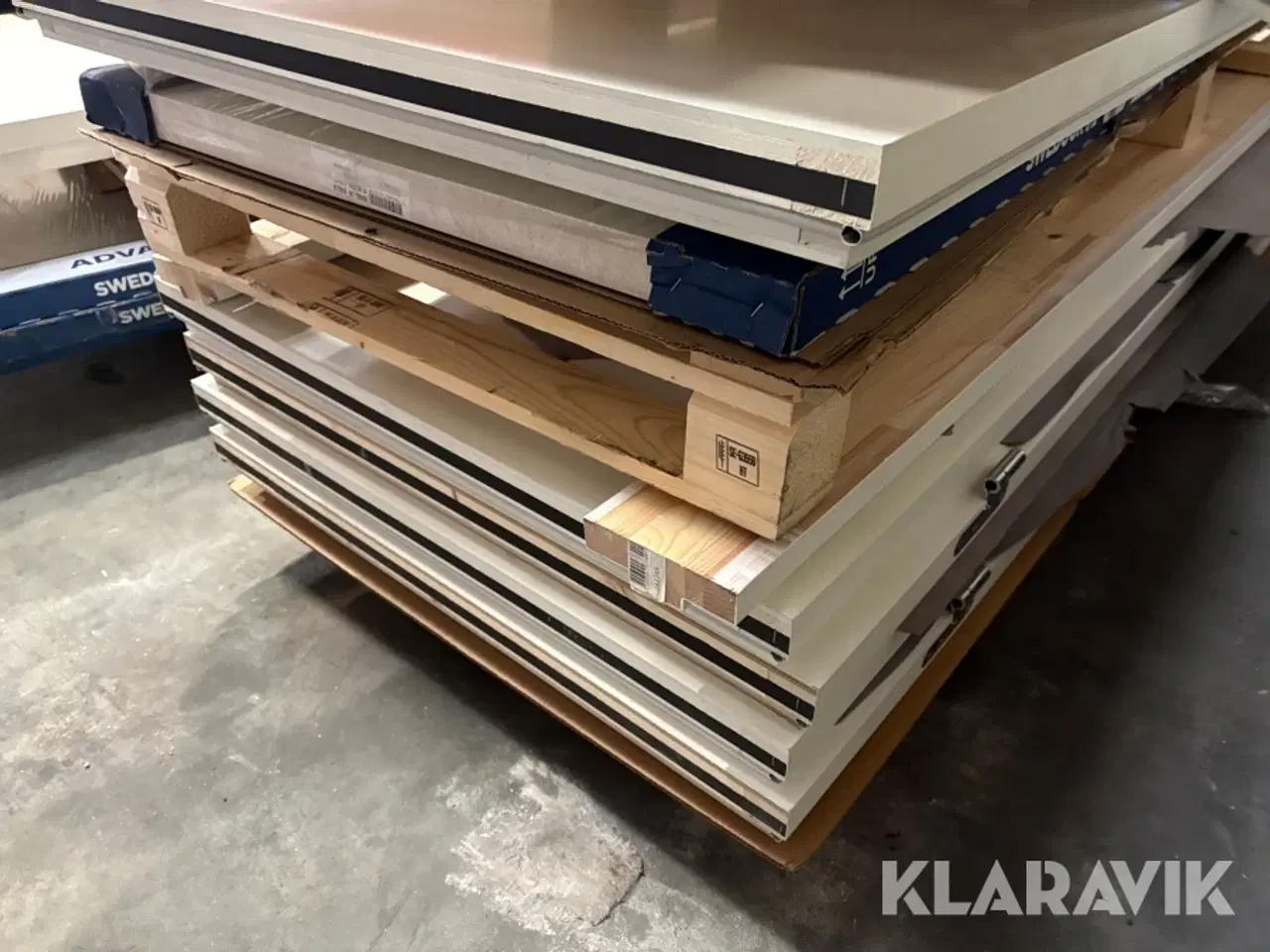 Billede 12 - Lot: døre og karme Swedoor 13 assorteret døre - 2 karme