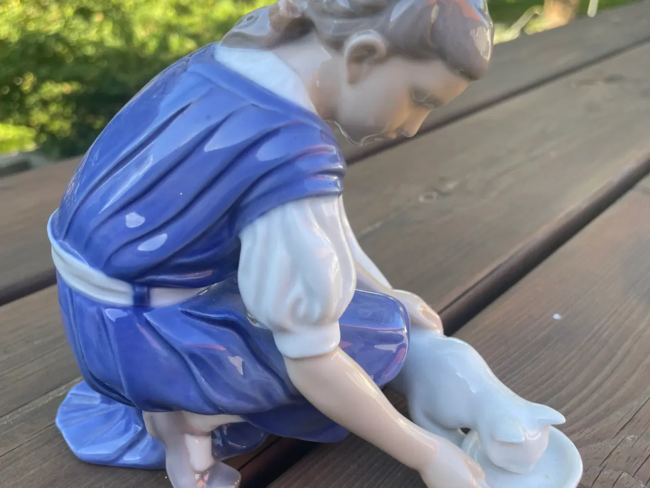 Billede 2 - Figur Pigen med den drikkende kat -Bing og Grøndal