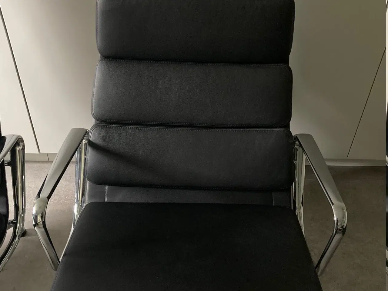 Billede 4 - Eames loungestol, model EA-222 Softpad