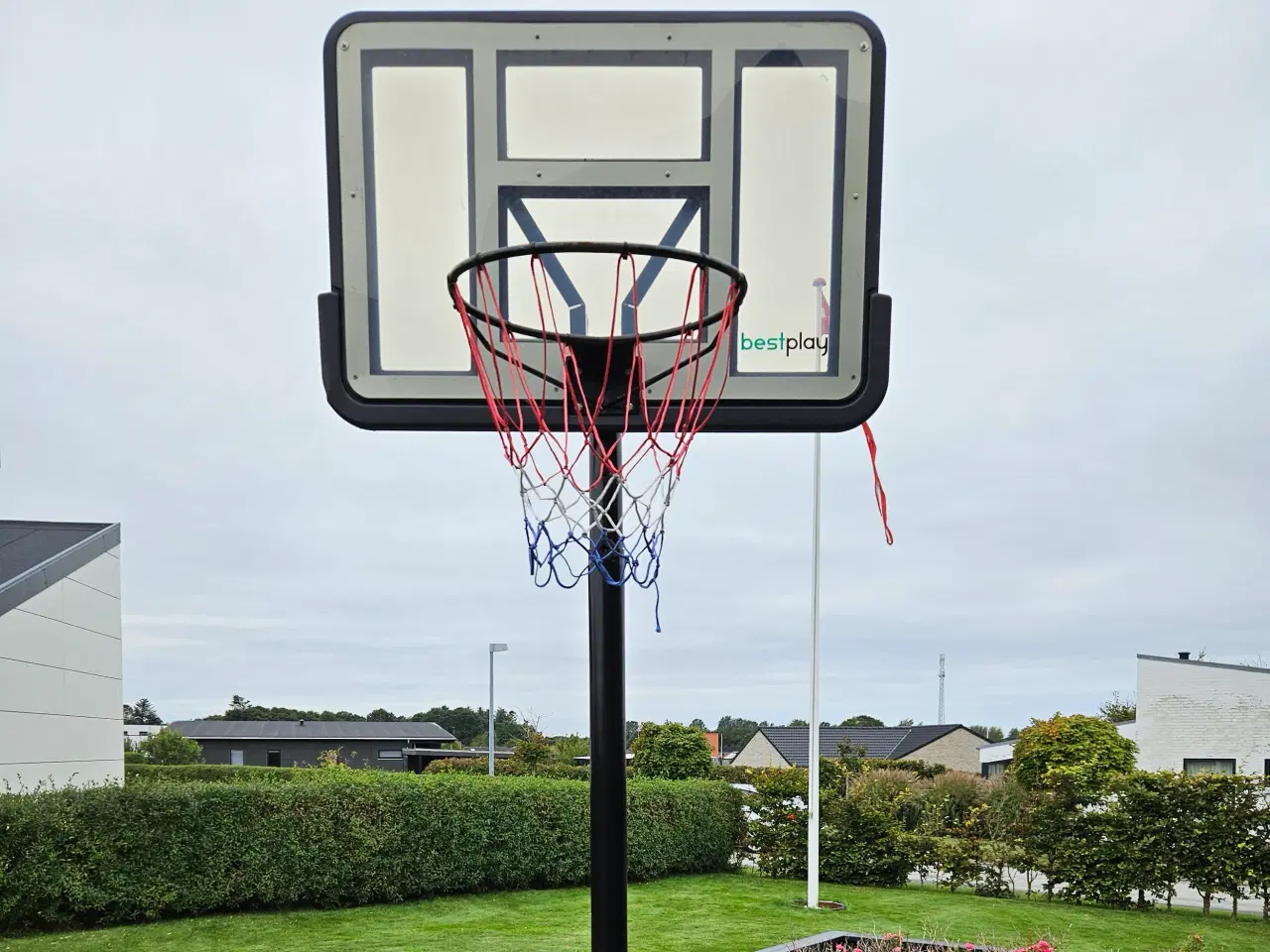 Billede 1 - Basketball kurv på stander.