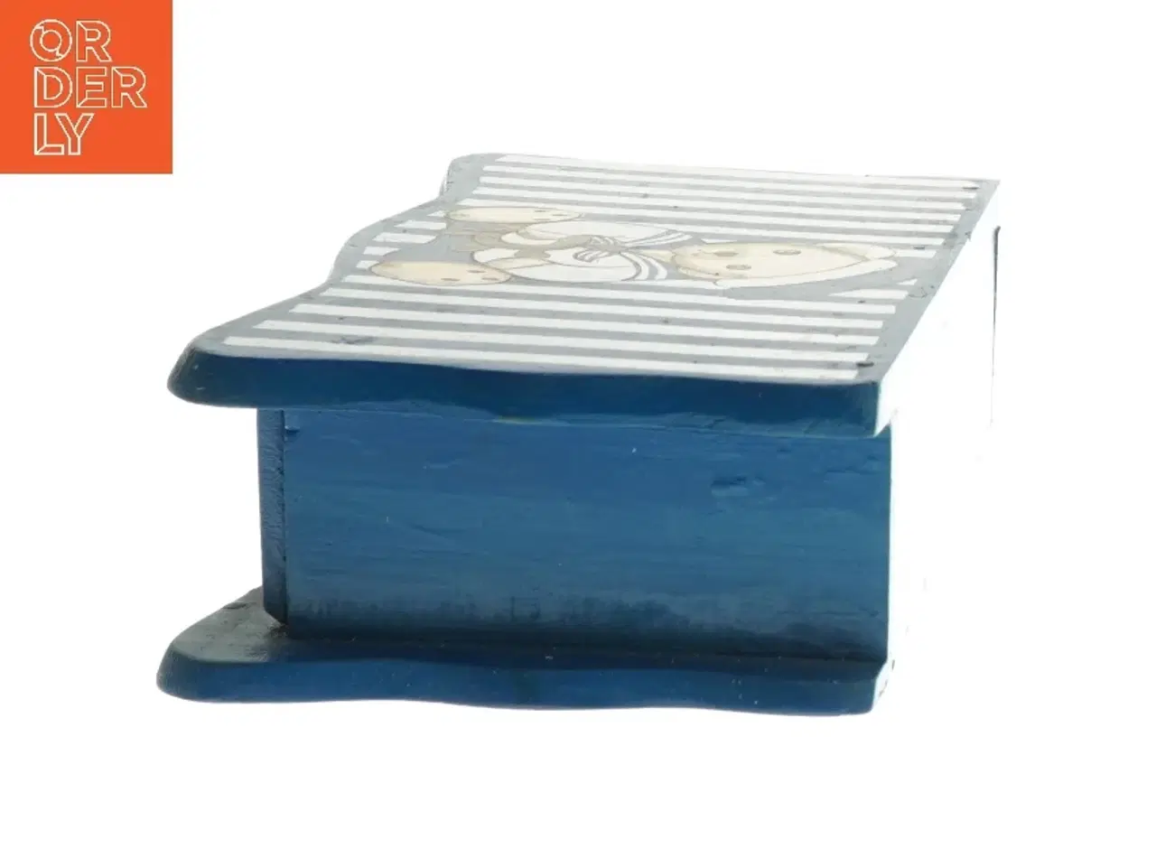 Billede 4 - Blå og hvid stribet smykkeskrin med bamse (str. 5,5x20,5x12 cm)i træ