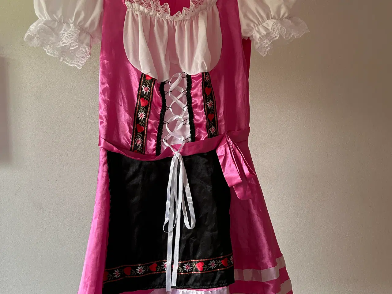 Billede 1 - Tyroler kjole
