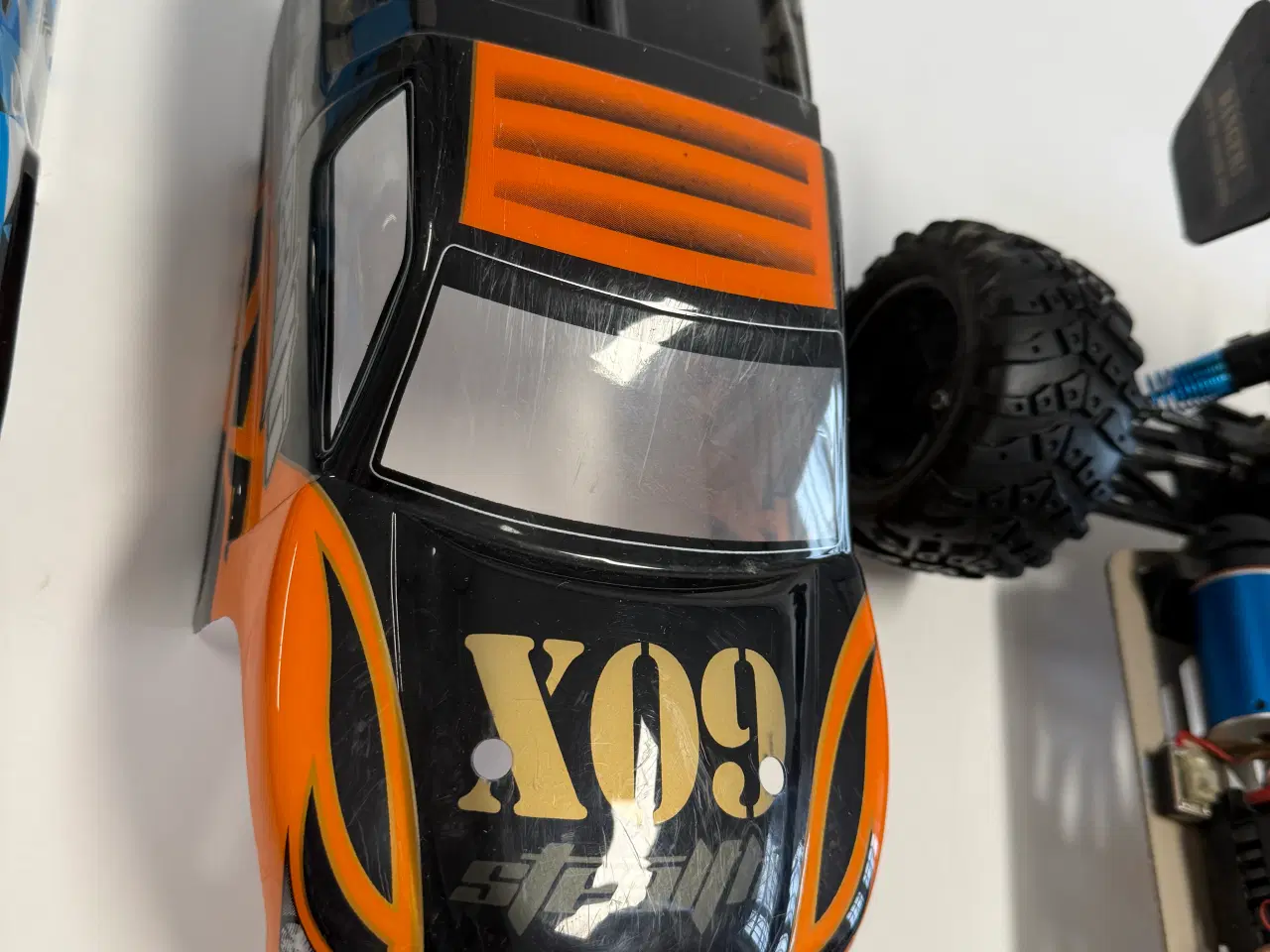 Billede 11 - RC sæt med 2 fjernstyrede 4X4 offroad biler m.v.