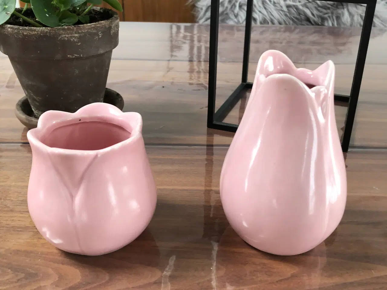 Billede 6 - 2 stk lyserøde vaser/skjulere
