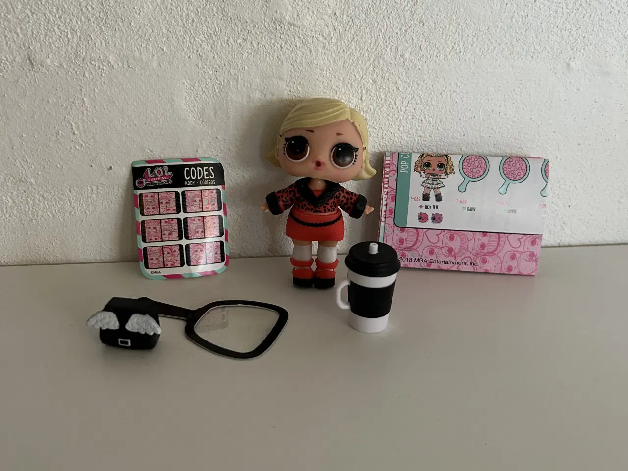 Billede 1 - L.O.L surprise dukke med tilbehør