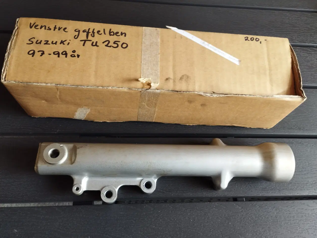 Billede 1 - Venstre gaffelben. Suzuki TU 250.