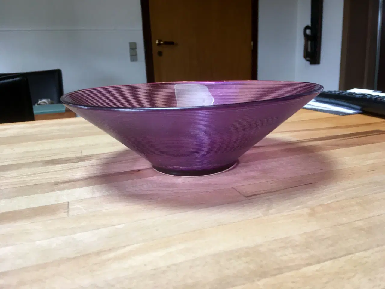 Billede 6 - Glasskåle, farvede i presset glas