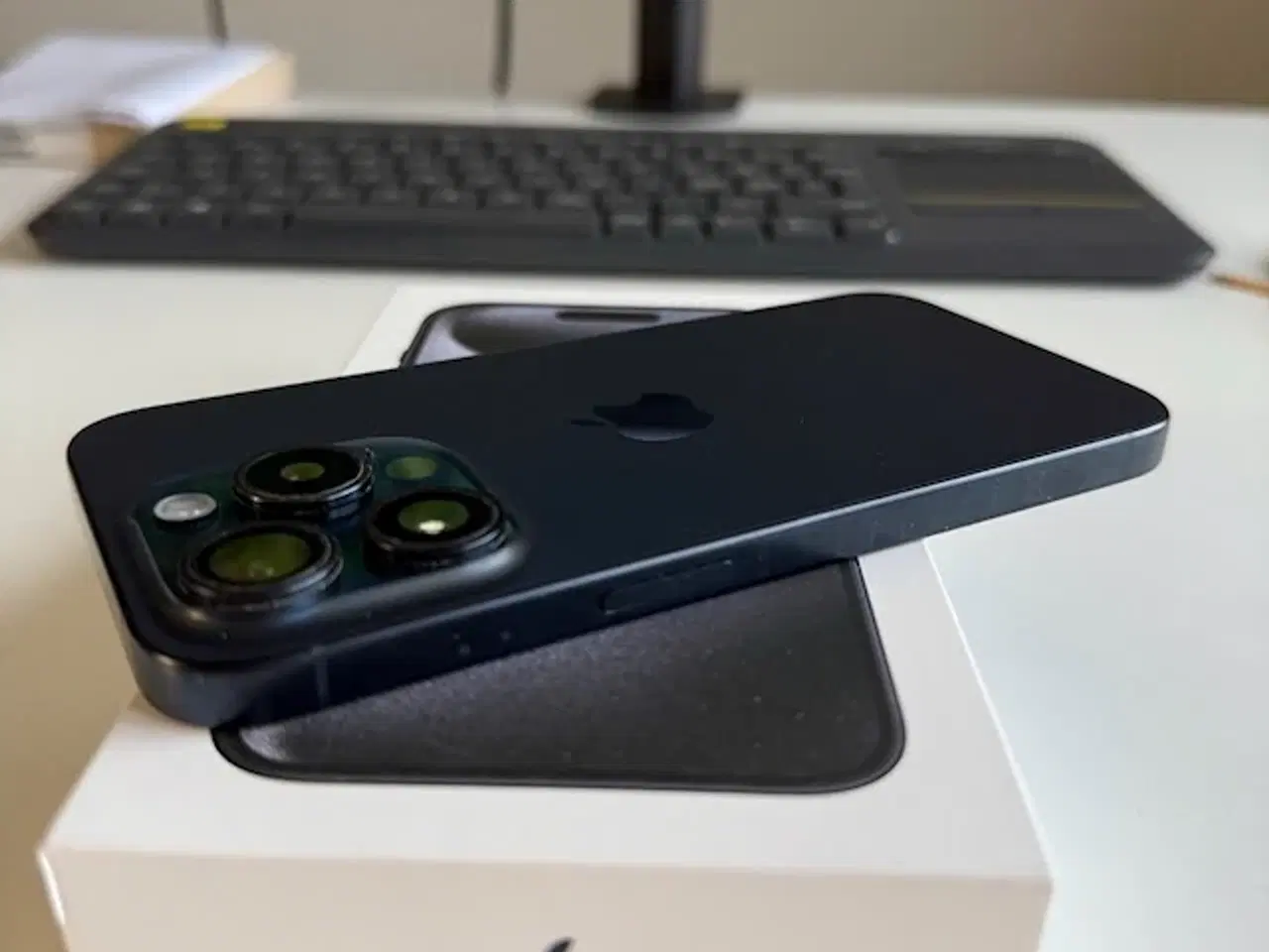 Billede 4 - iPhone 15 Pro, 128 GB, Blåt Titanium