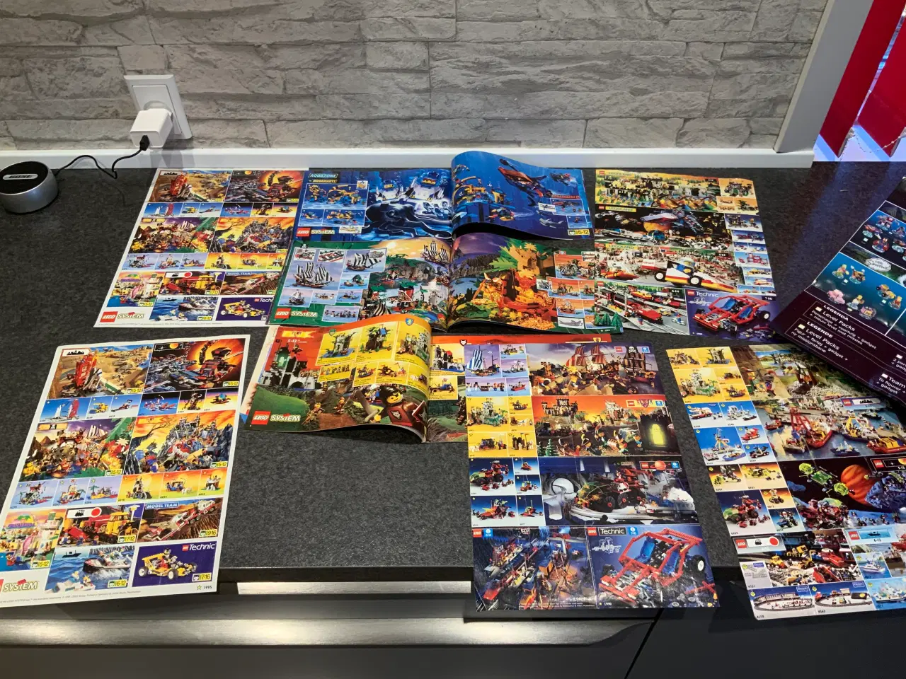 Billede 6 - Lego plakater og gamle hæfter